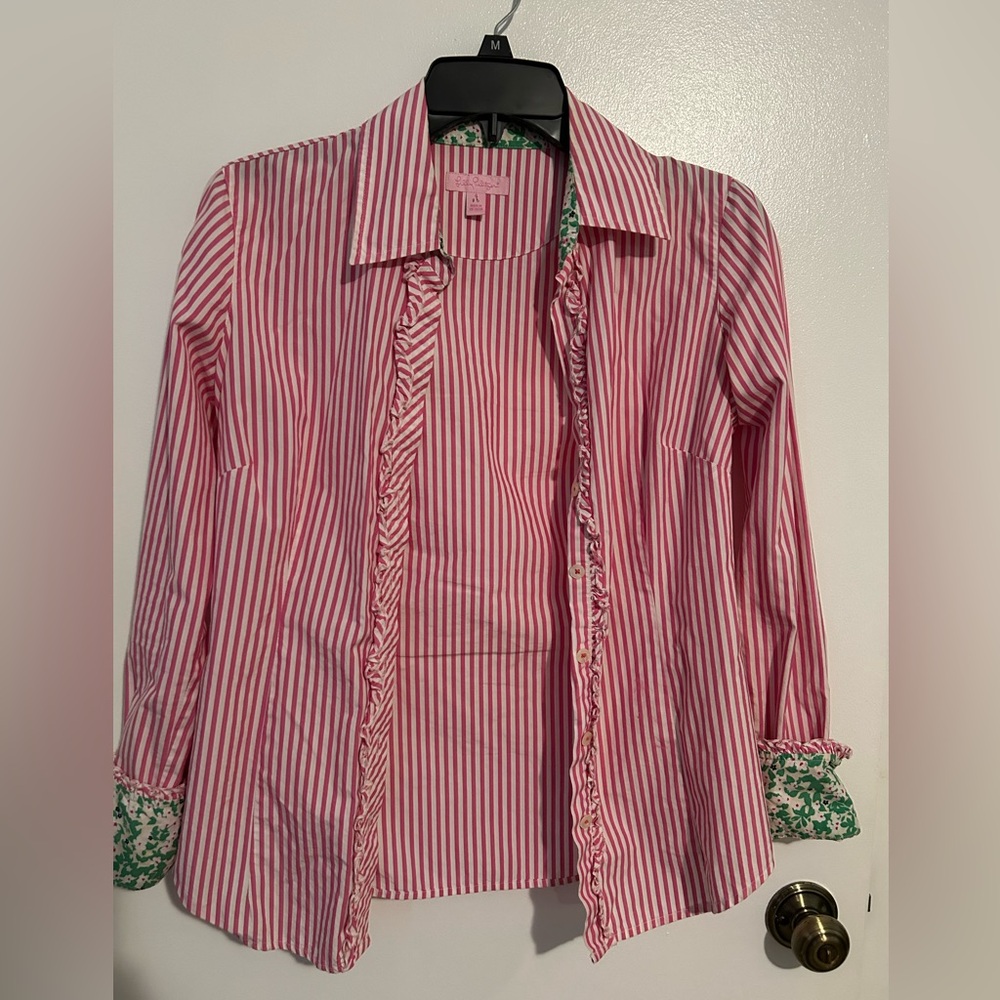 Lilly Pulitzer pink and white striped button Down darted back